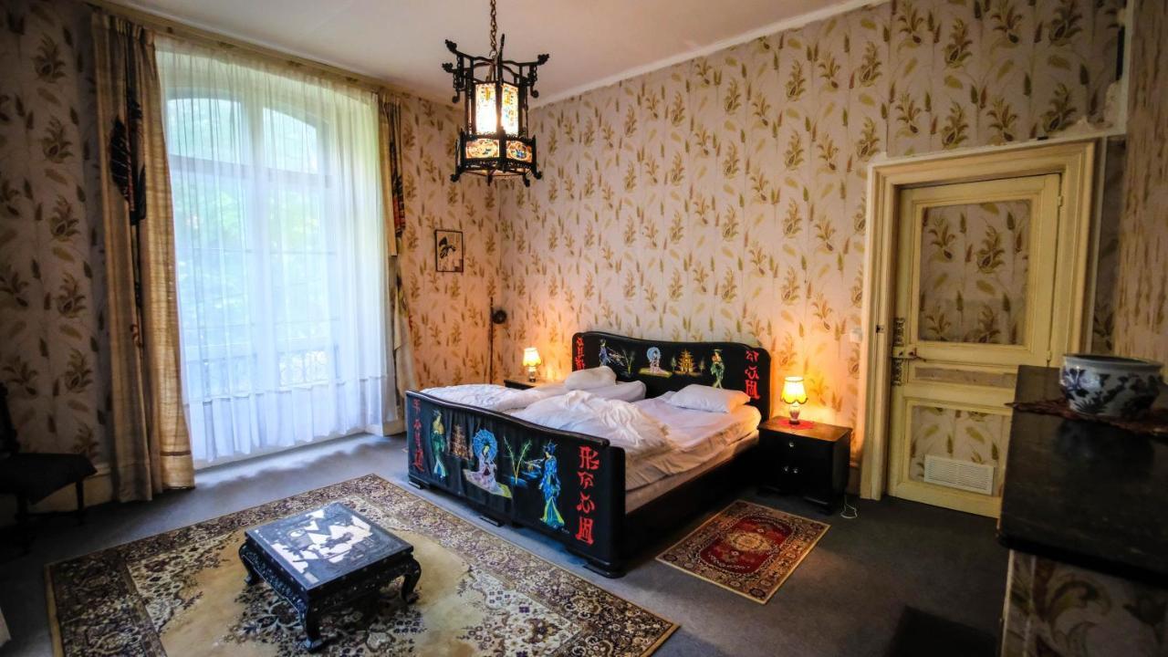 Private Castle With Park - Chateau Guillermo La Moncelle Exterior foto